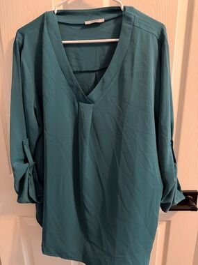 Amazon Teal V-Neck Roll-Tab Tunic Top